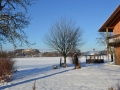 Blick auf Schloss Neubeuern im Winter